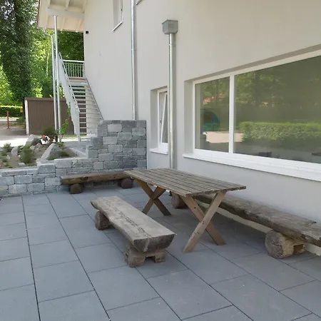 Busses בית הארחה