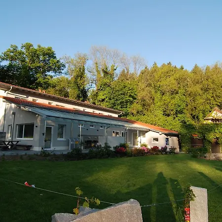 בית הארחה Busses