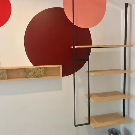 Busses בית הארחה