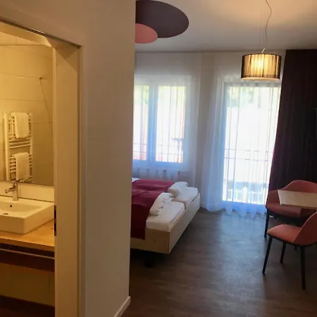 Busses בית הארחה 3*