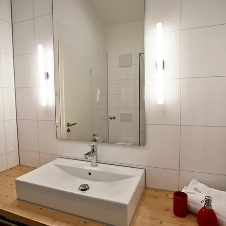 Busses בית הארחה